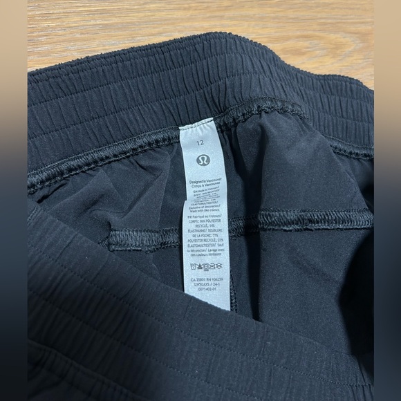 lululemon black jogger track pants NWT - Picture 6 of 15